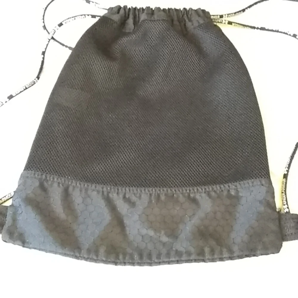Under Armor net pull string gym bag. - Picture 2 of 4